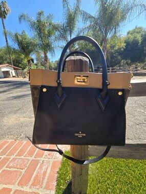 leather  medium size handbag